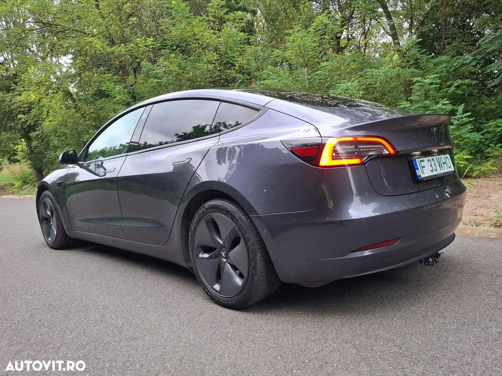 Tesla Model 3 Long Range - 3