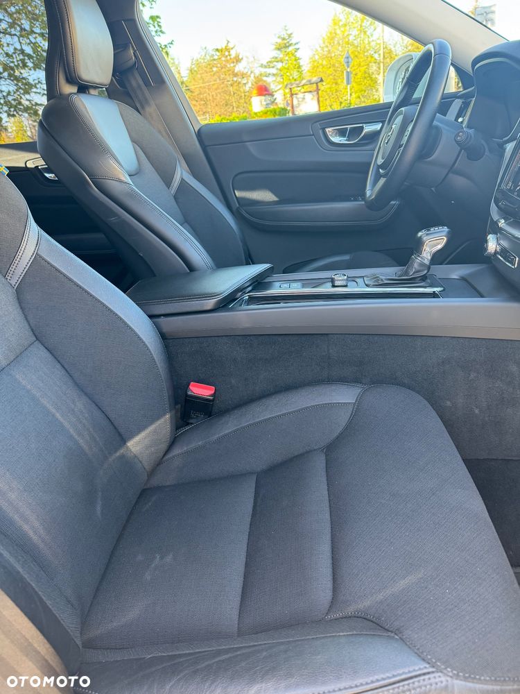 Volvo XC 60 D4 Momentum - 5
