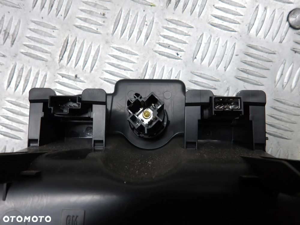 OPEL ASTRA IV J 1.3CDTI HB 09-12 ZAPALNICZKA USB AUX 13262614 - 4