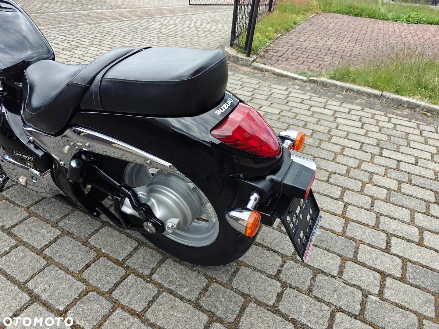 Suzuki Intruder - 14