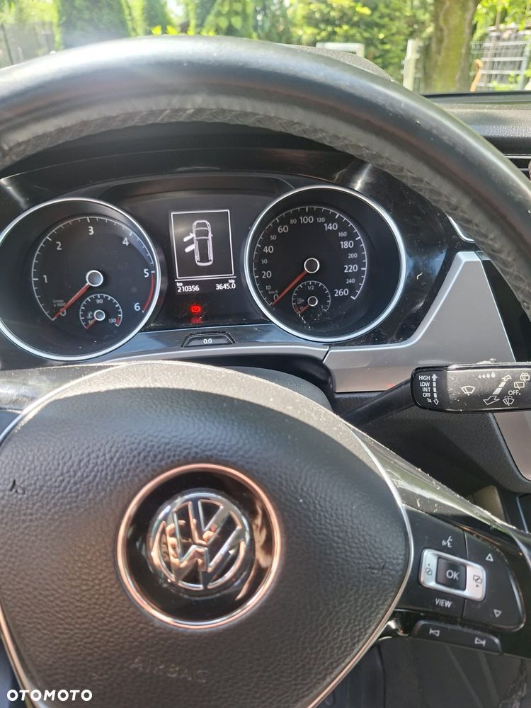 Volkswagen Touran 1.6 TDI SCR (BlueMotion Technology) Comfortline - 11