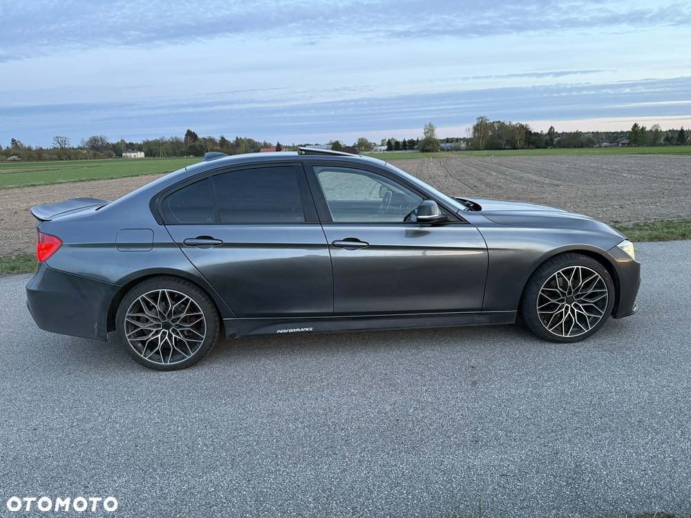 BMW Seria 3 320i - 7