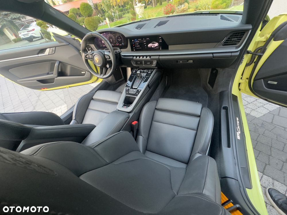 Porsche 911 Carrera - 17