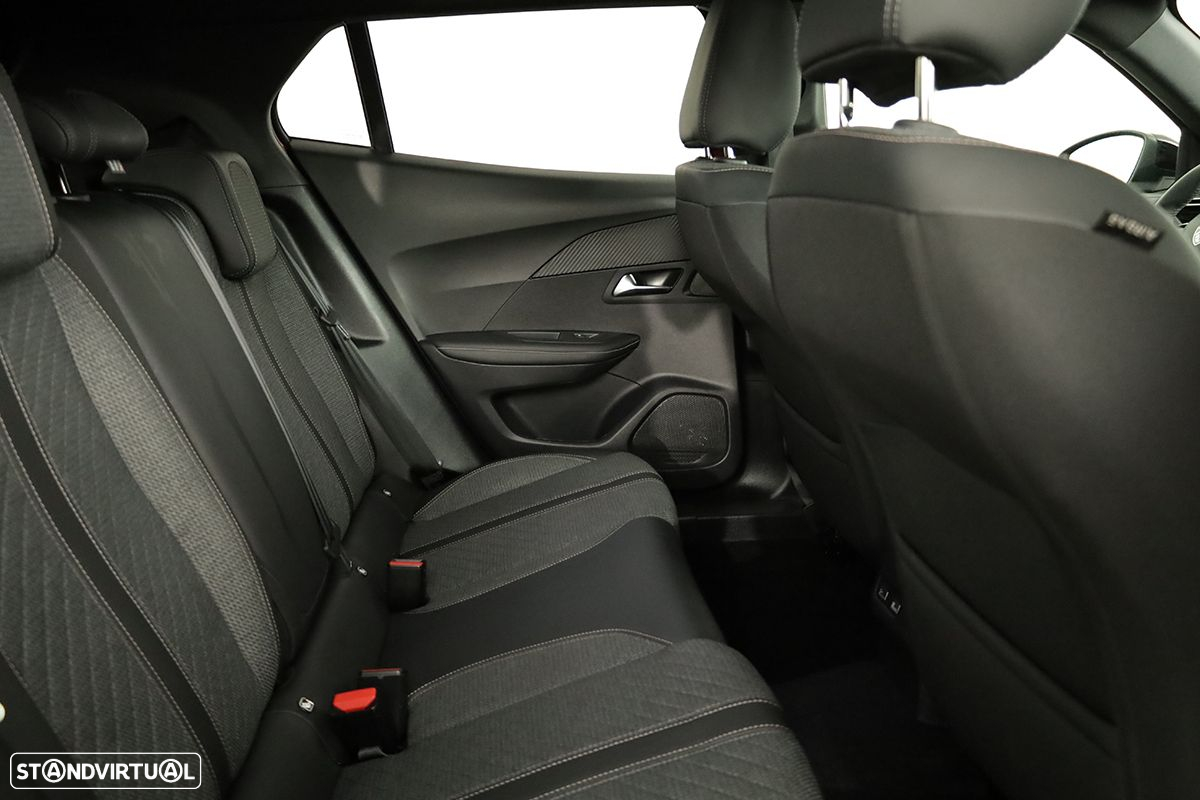 Peugeot 2008 1.2 PureTech Allure - 21