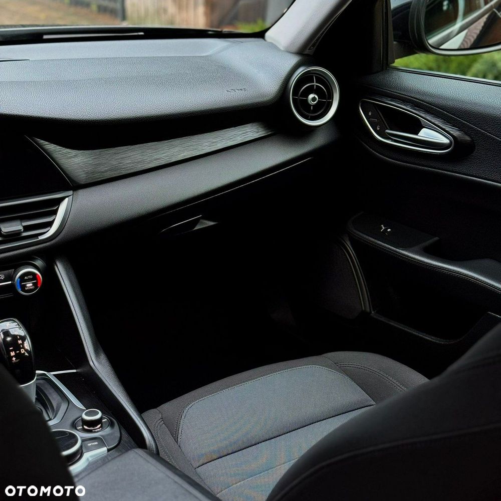 Alfa Romeo Giulia - 20