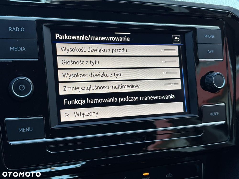 Volkswagen Passat - 26