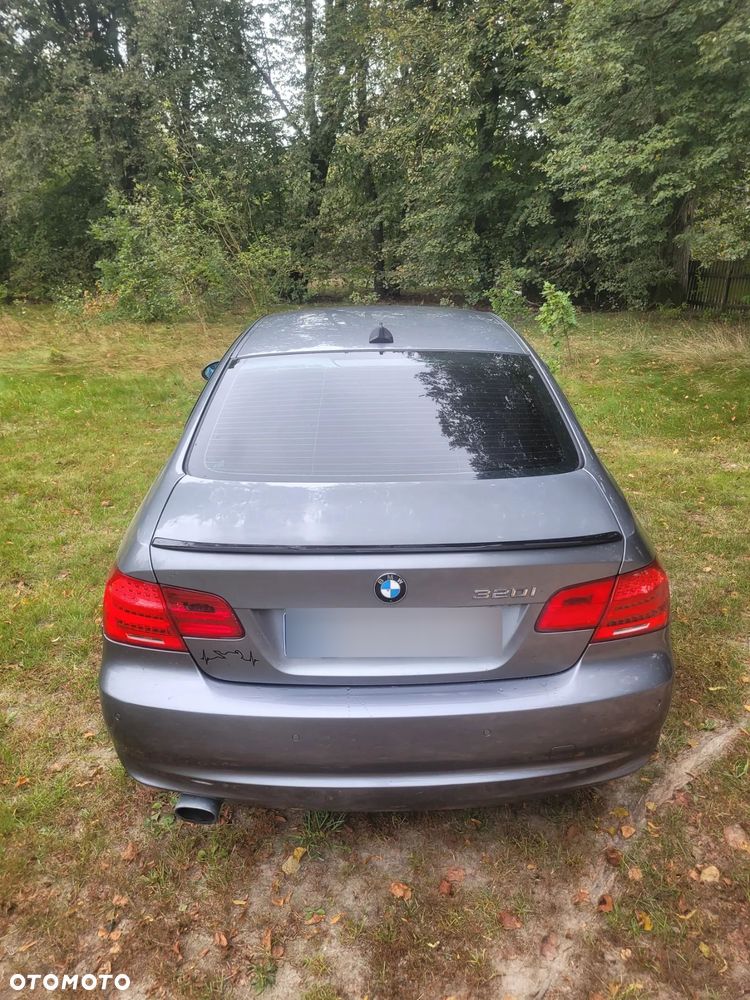 BMW Seria 3 320i - 13