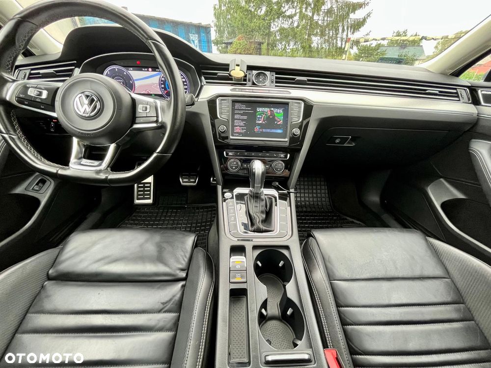 Volkswagen Passat 2.0 TDI BMT 4Mot Highline DSG - 16