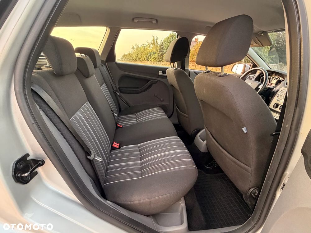 Ford Focus 1.6 Trend - 13