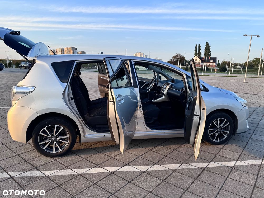 Toyota Verso 1.8 Premium - 1