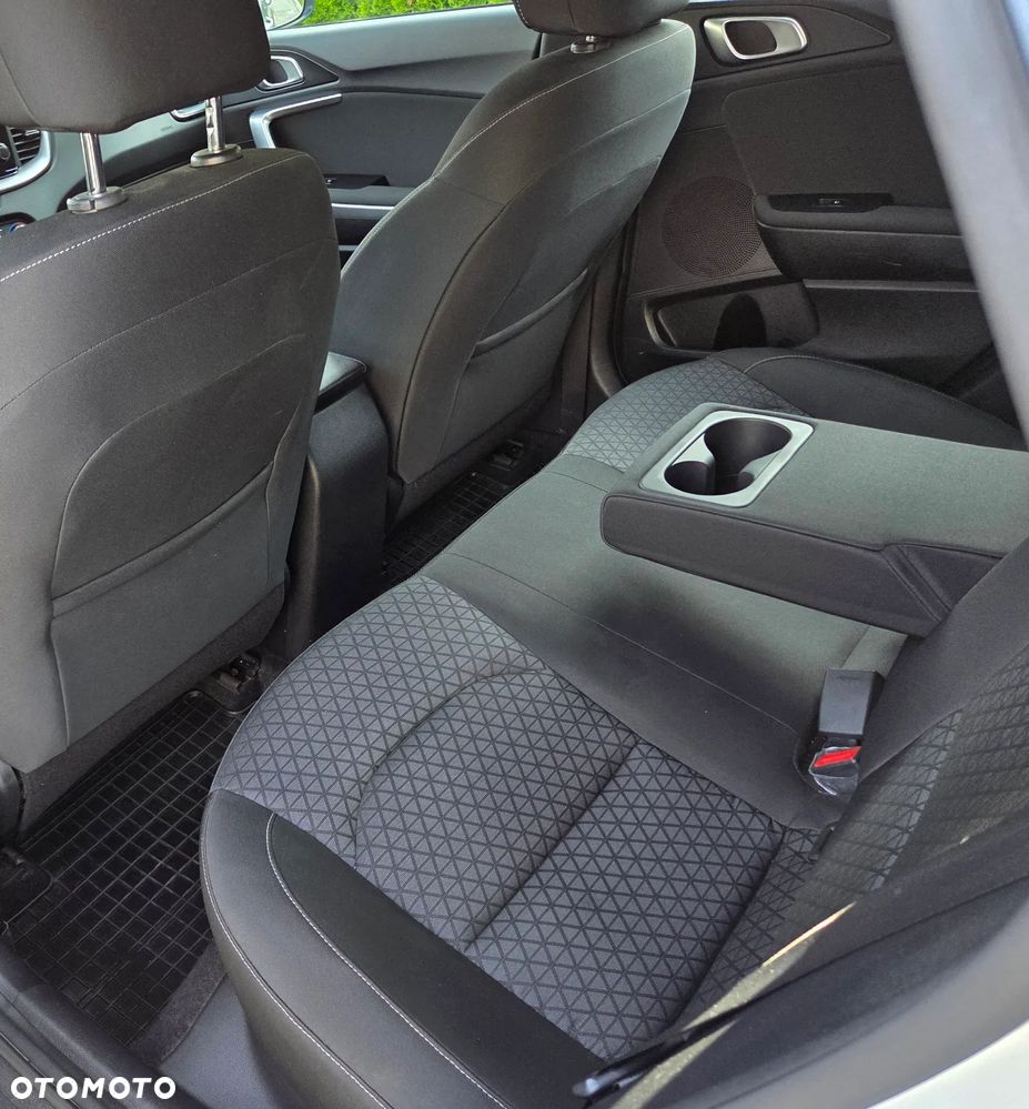 Kia Ceed 1.6 CRDi mHEV M - 13