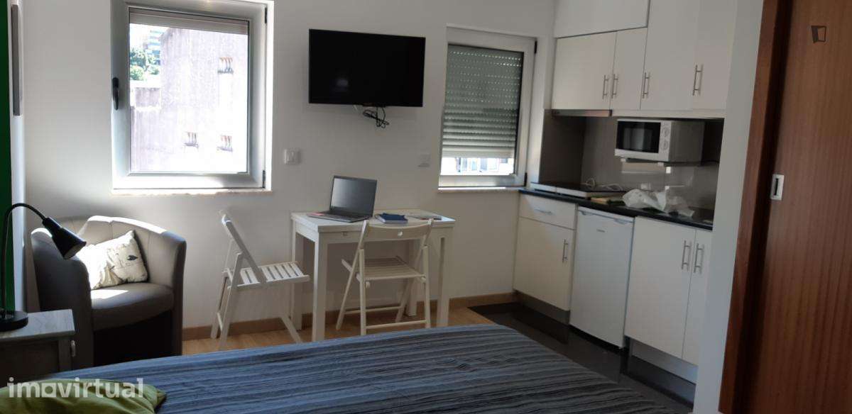 Estúdio - localizado em Baixa Coimbra - Grande imagem: 5/23