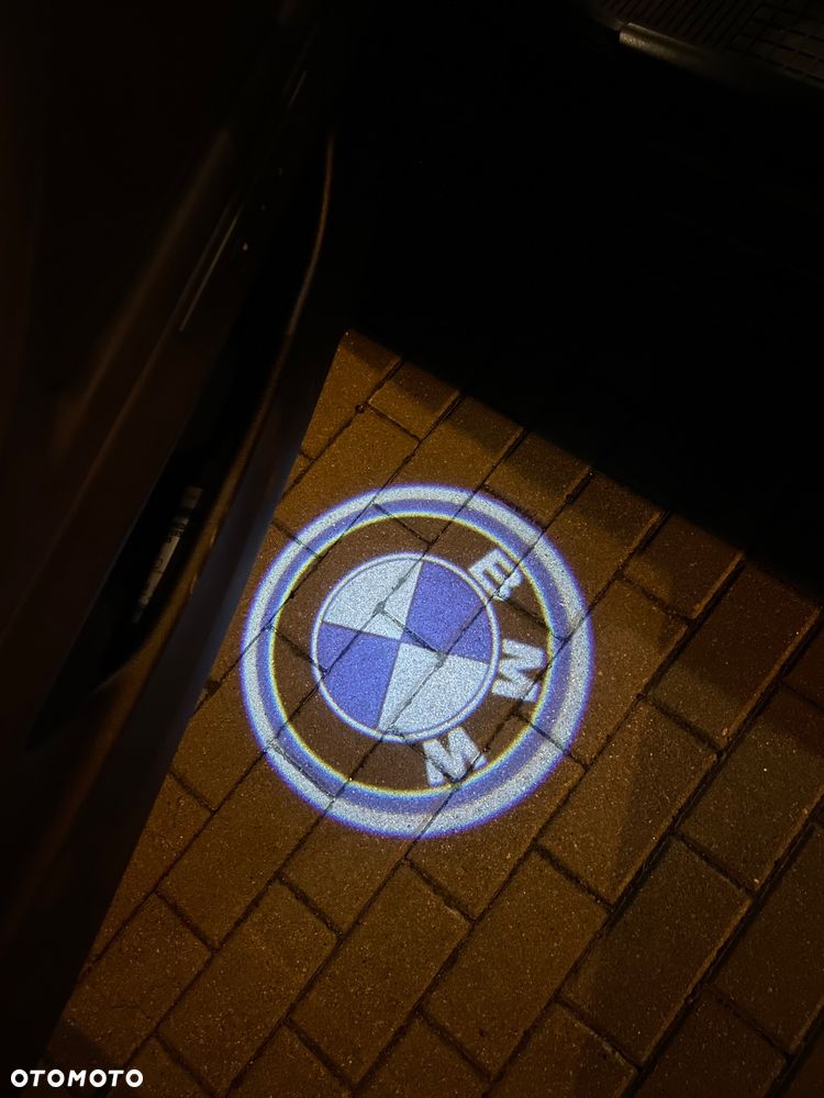 BMW Seria 5 528i xDrive - 18