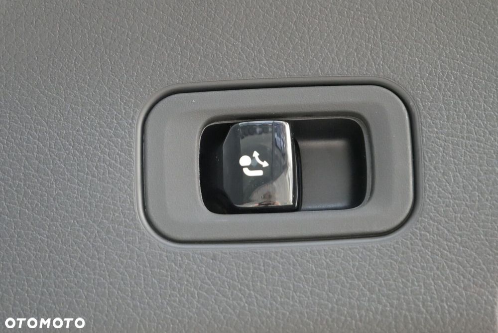 Mercedes-Benz GLC - 25