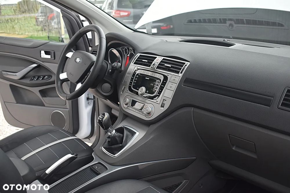 Ford Kuga 2.0 TDCi 2x4 Titanium - 23