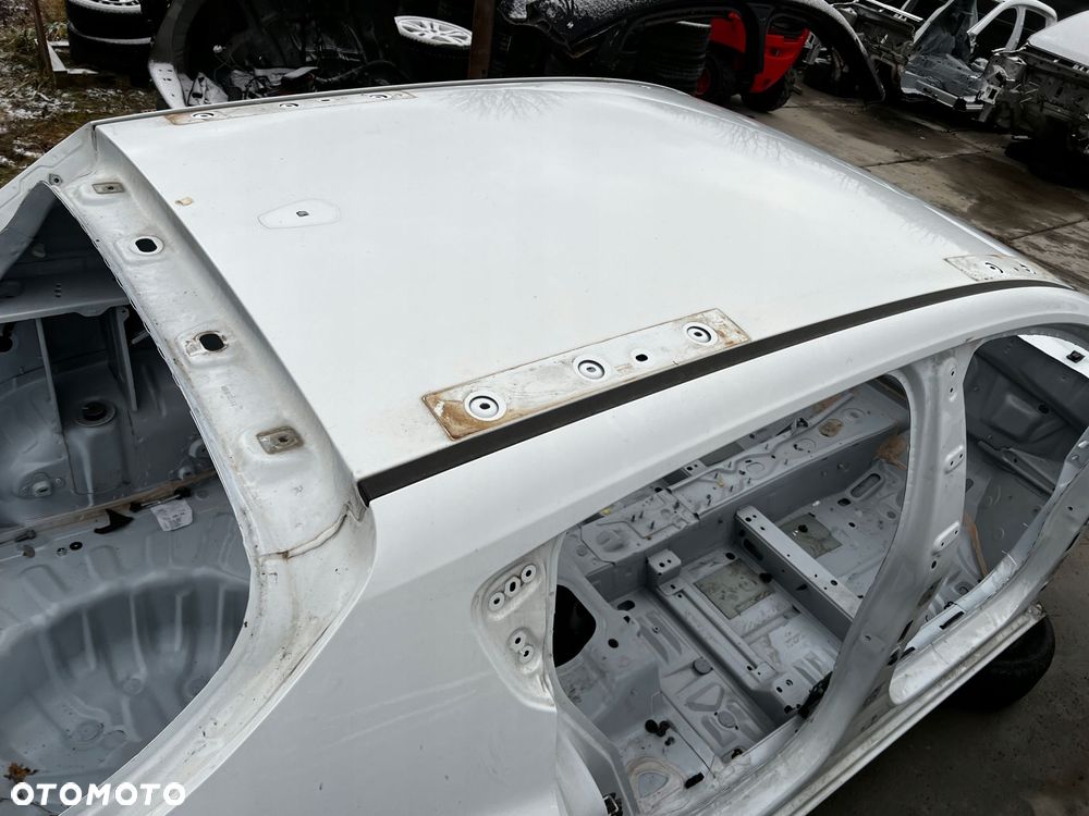 ĆWIARTKA DACH SŁUPKI POSZYCIE DACIA SANDERO III 3 STEPWAY