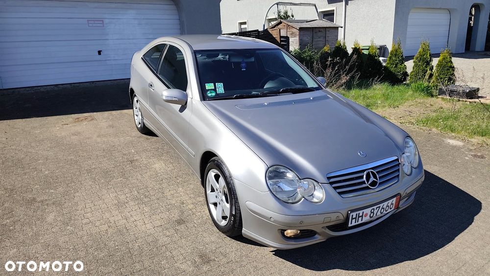 Mercedes-Benz Klasa C 200 Kompressor Automatik Sport Edition - 22