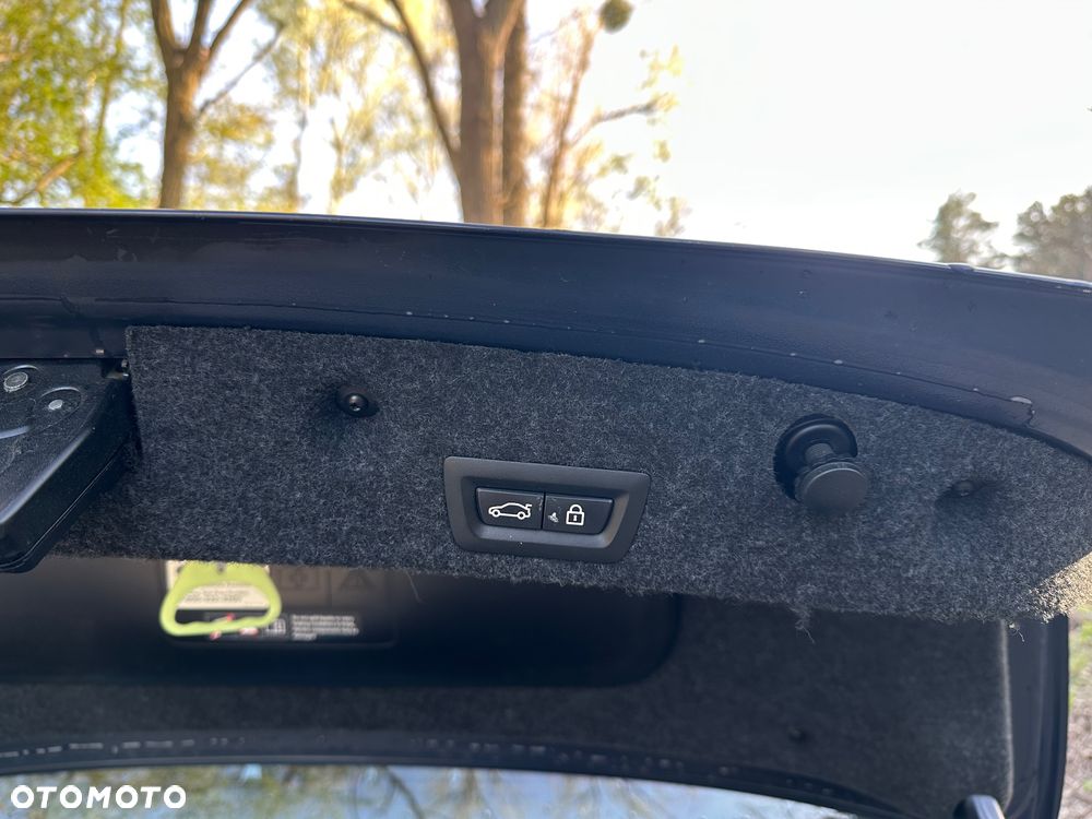 BMW Seria 5 528i xDrive - 17