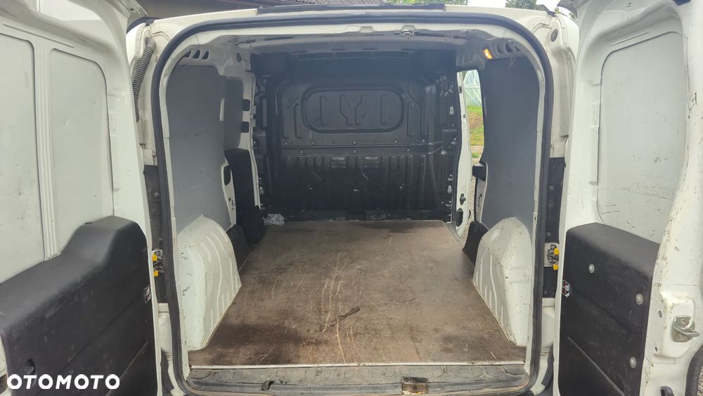 Opel COMBO-D-VAN - 9