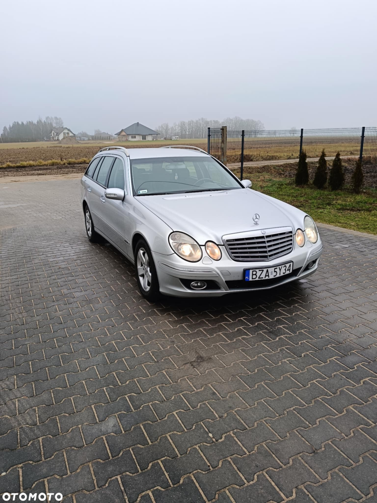 Mercedes-Benz Klasa E 320 T CDI Elegance - 3