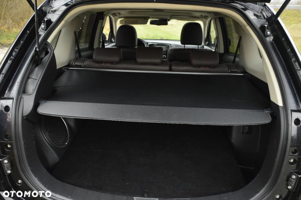 Mitsubishi Outlander 2.0 4WD Top - 30