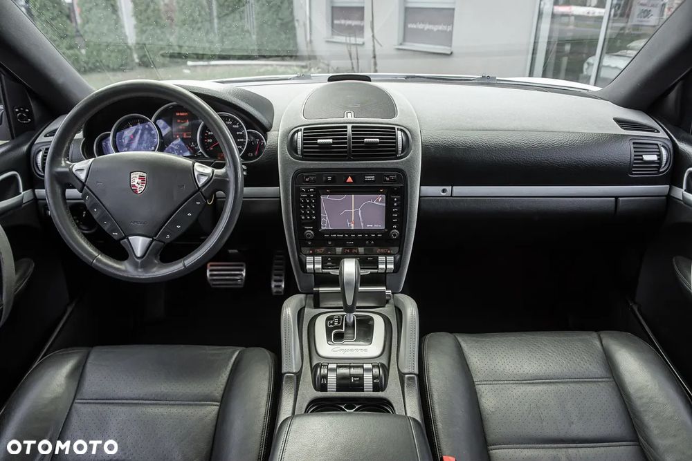 Porsche Cayenne - 26