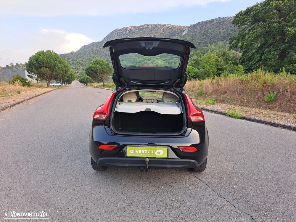 Volvo V40 D2 - 32