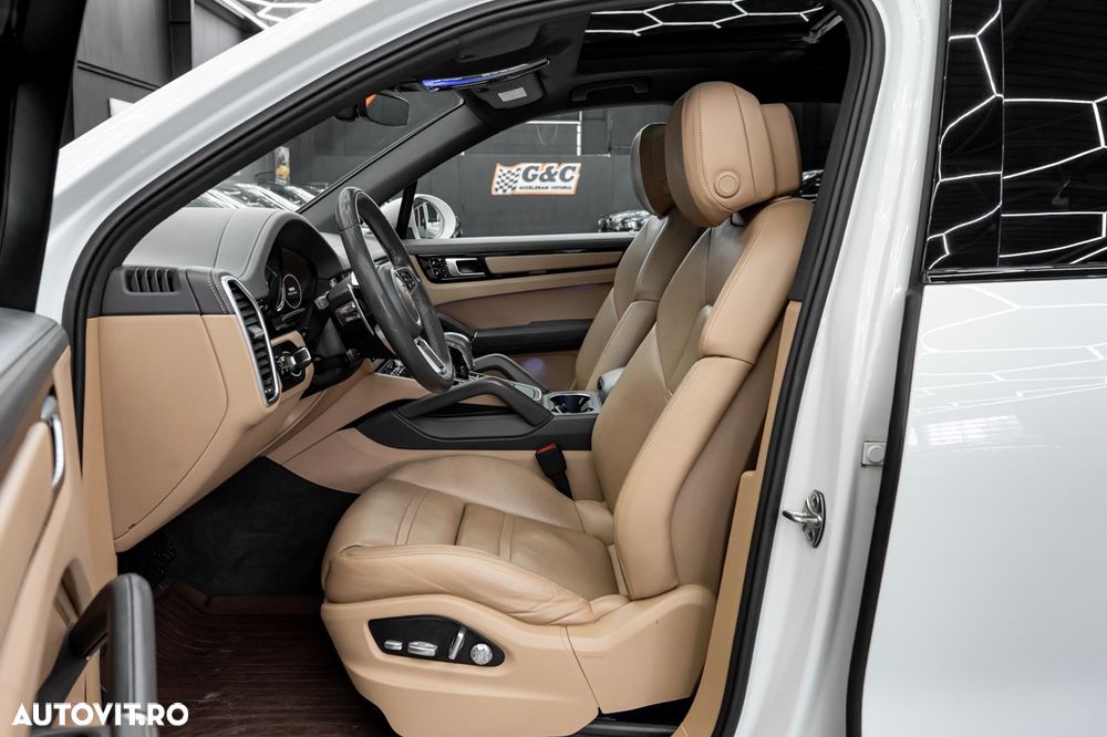 Porsche Cayenne E-Hybrid Tiptronic S - 16