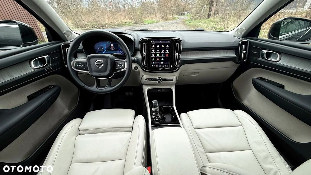 Volvo XC 40 B5 B AWD Momentum Pro - 38