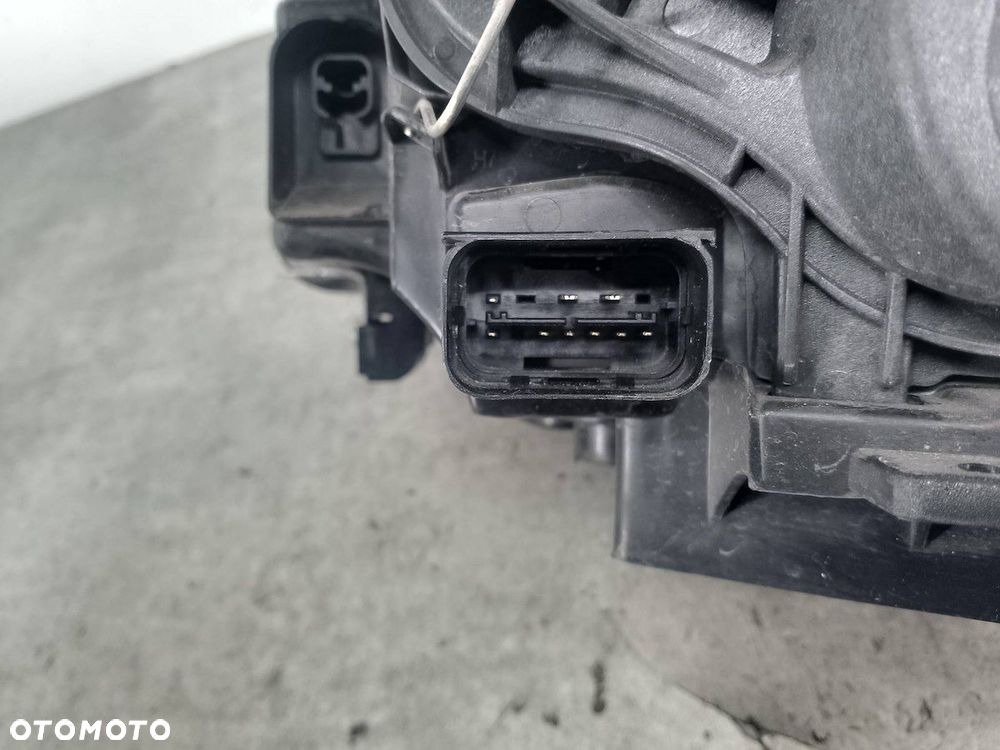 LAMPA PRZÓD PRAWA BMW 1 E81 20-A649 - 2