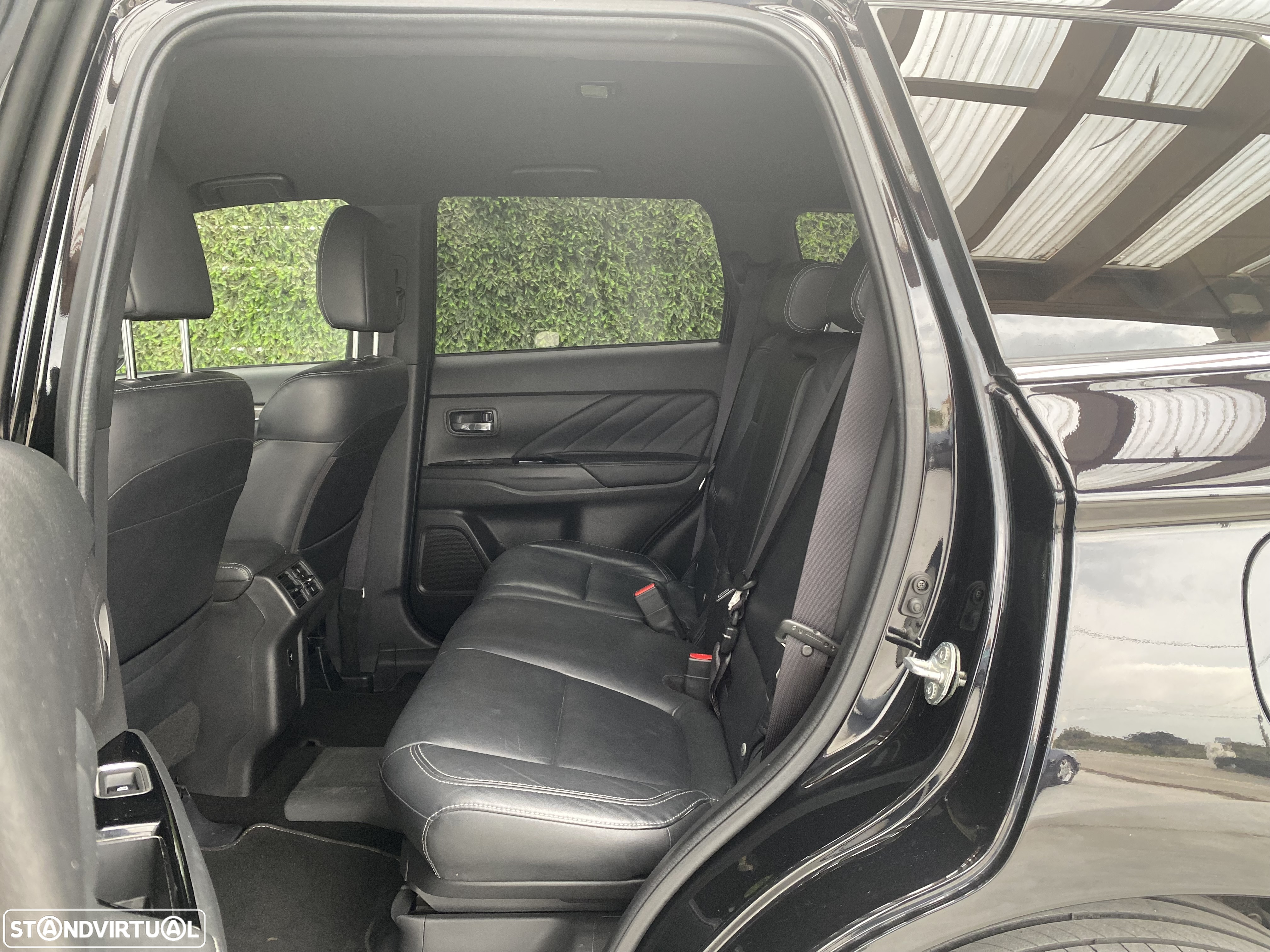 Mitsubishi Outlander 2.4 PHEV Intense - 14