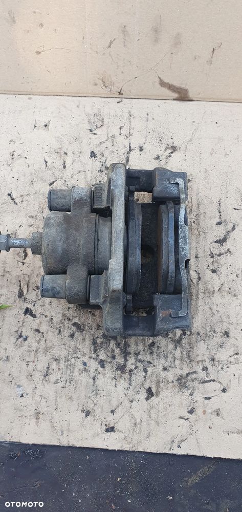Zacisk hamulcowy prawy tył tylny BMW 1 E87 - 4