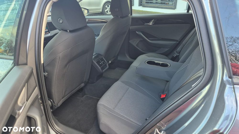 Volkswagen Passat - 10