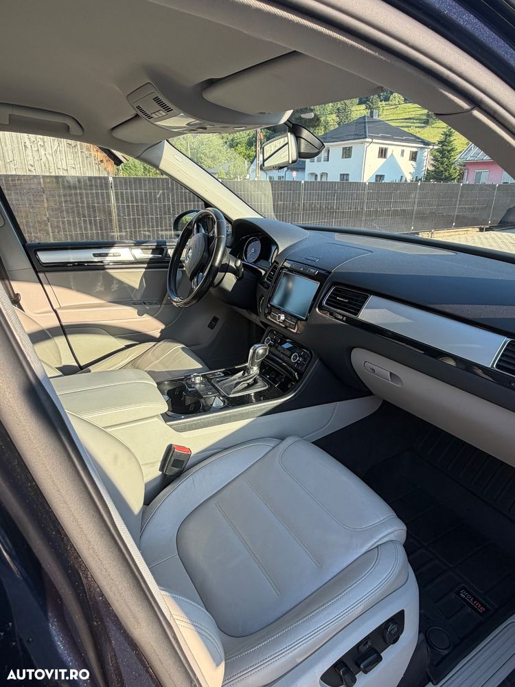 Volkswagen Touareg 3.0 V6 TDI BMT - 11