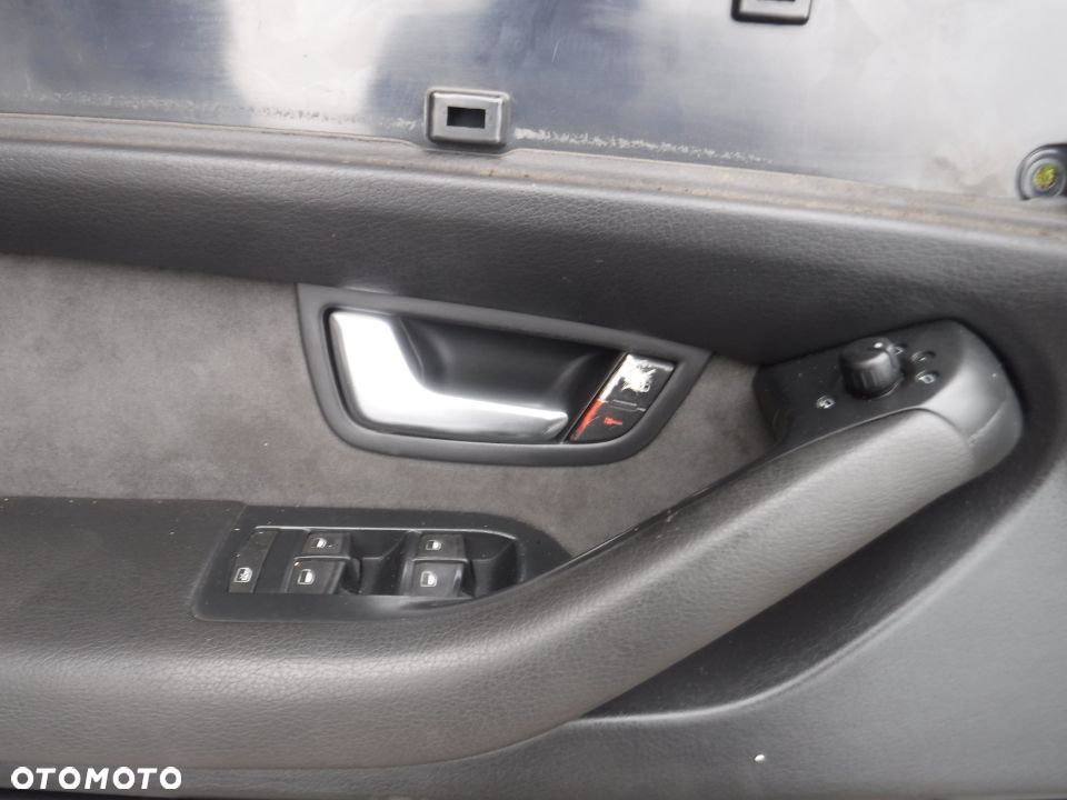 Audi A8 D3 Lift   tapicerki boczki drzwi bose EUROPA komplet - 6
