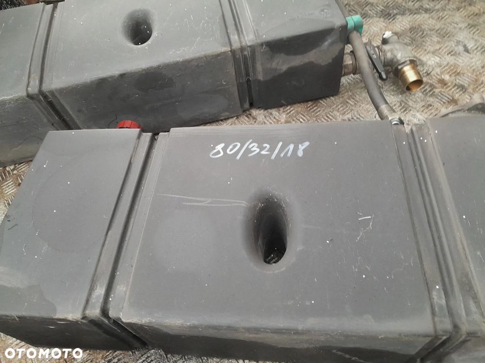 Zbiornik oleju hydraulicznego KOMPLETNE 2szt. Cena za sztukę !! - 5