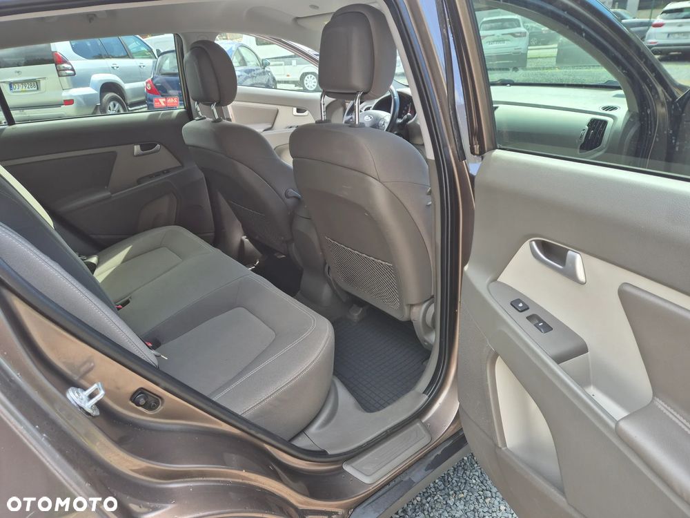 Kia Sportage 2.0 CRDI XL - 29