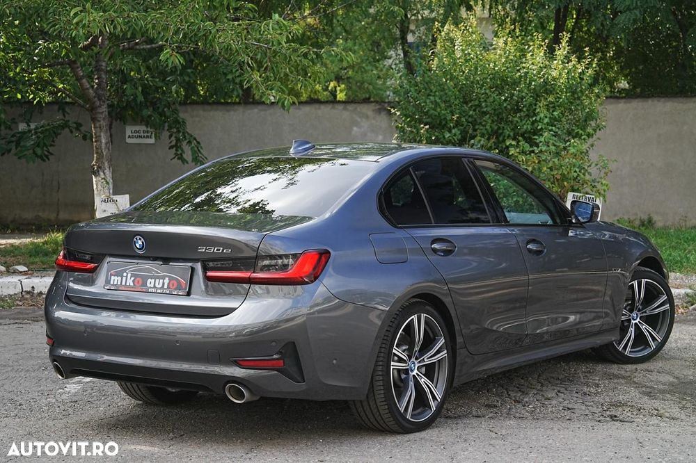 BMW Seria 3 330e Aut. Sport Line - 8