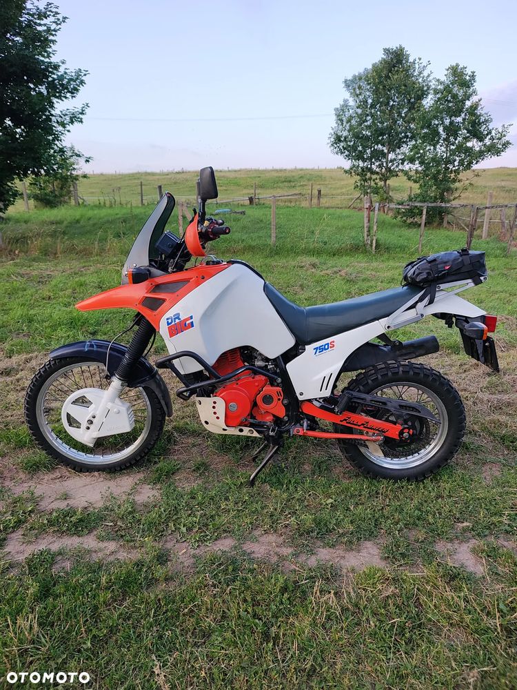 Suzuki DR - 9