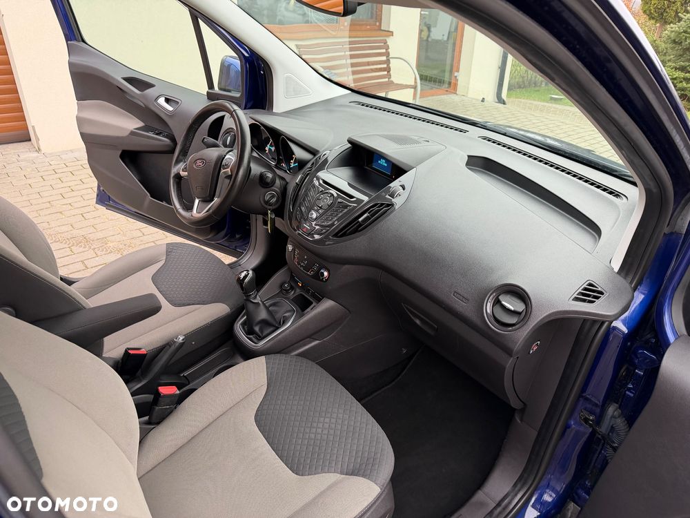 Ford Tourneo Courier - 29