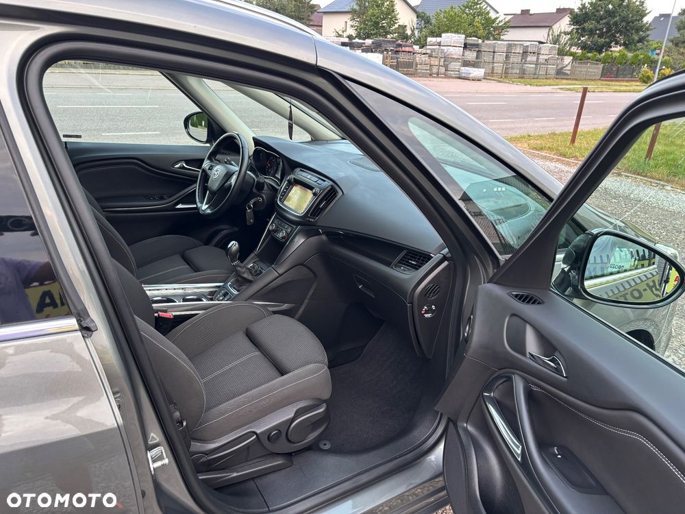Opel Zafira - 10