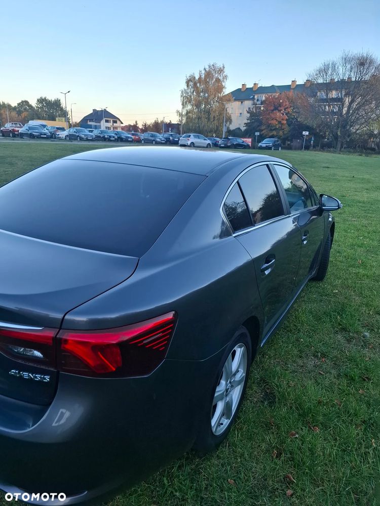 Toyota Avensis - 10