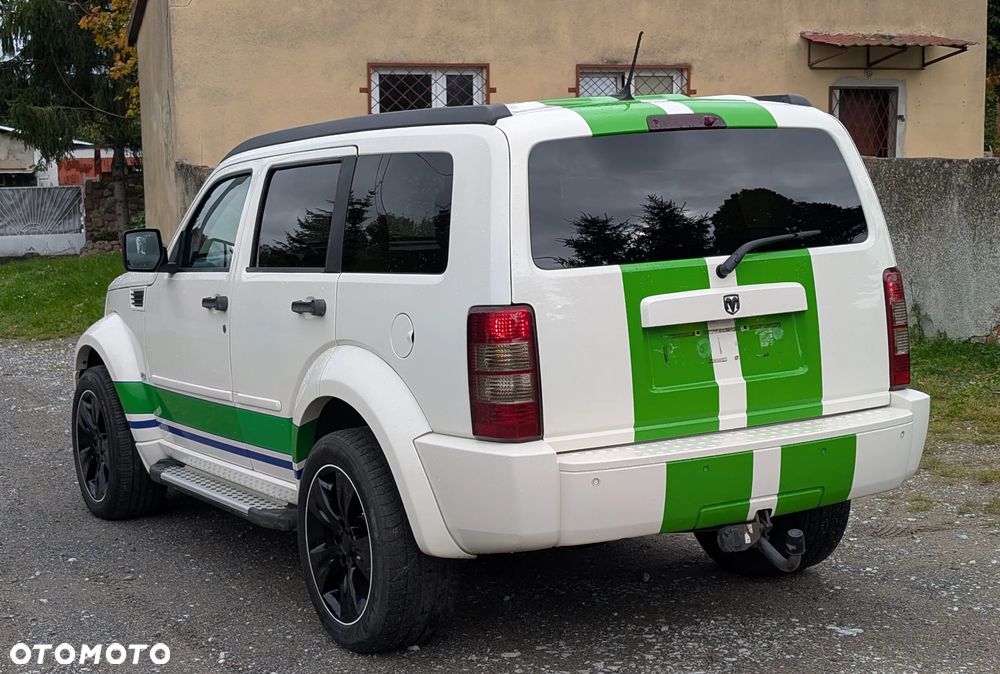 Dodge Nitro - 2