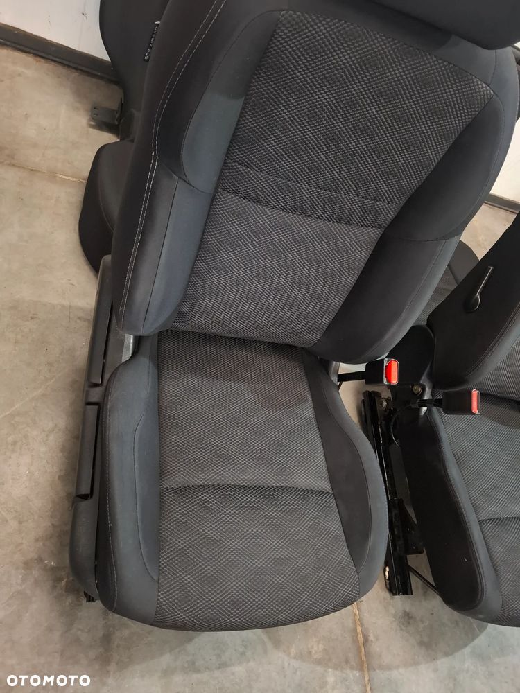 Fotele przód tył komplet podłokietnik tunel Nissan Qashqai J11 II lift 2017 rok - 3
