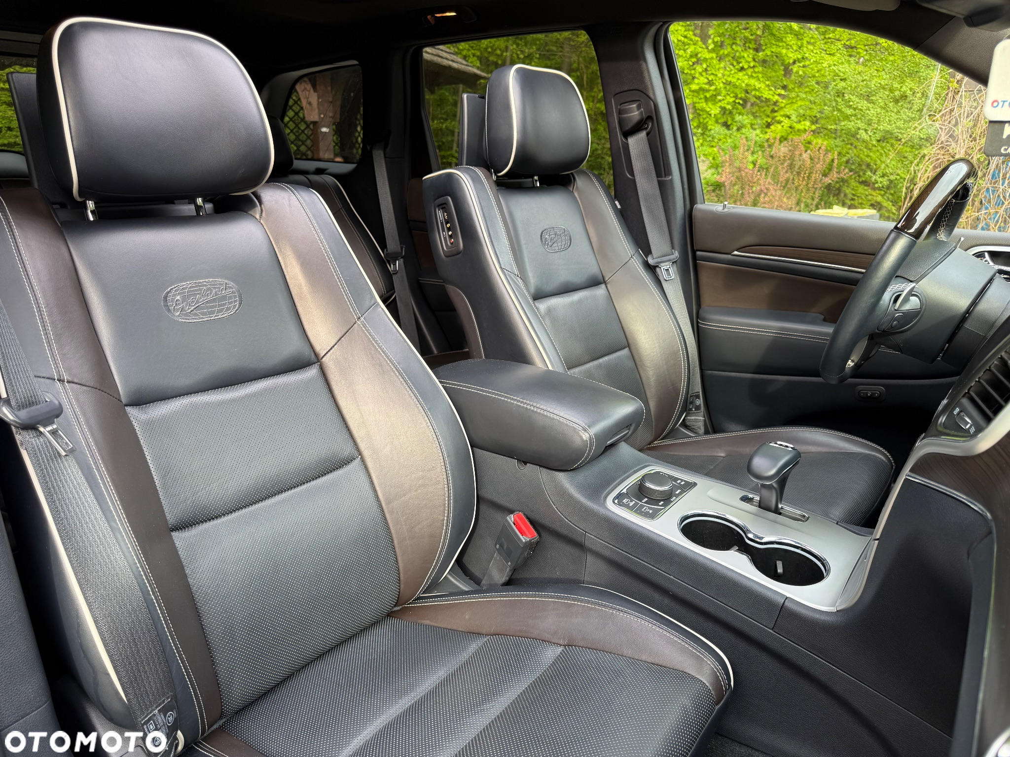 Jeep Grand Cherokee - 12
