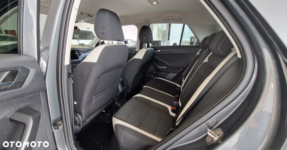 Volkswagen T-Roc - 19