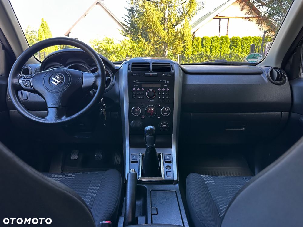 Suzuki Grand Vitara 1.6 De luxe - 30