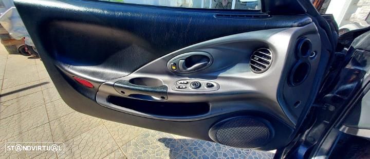 Hyundai Coupe 1.6 16V FX - 4