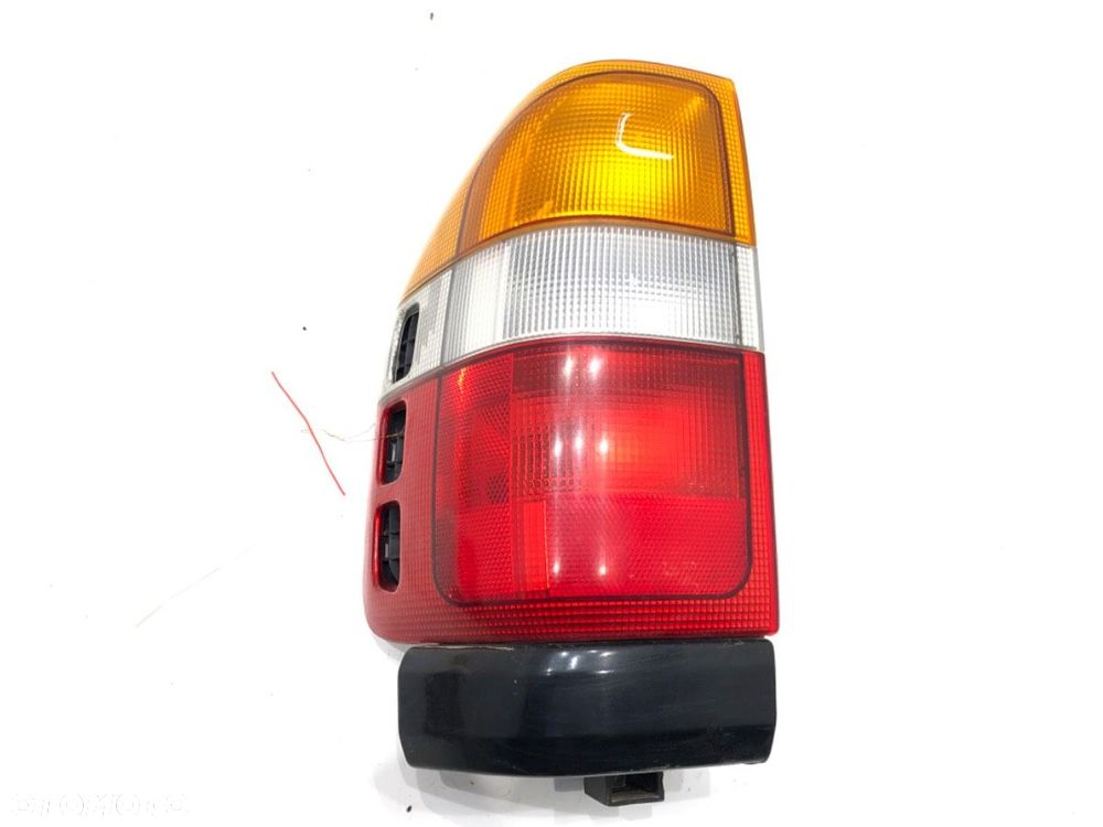 LAMPA LEWY TYŁ  ISUZU RODEO samochód terenowy zamknięty 1997 - 2004 3.2 V6 151 kW [205 KM] - 1
