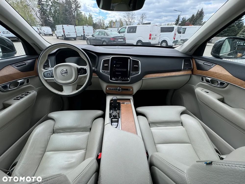 Volvo XC 90 B5 D AWD Momentum Pro - 16
